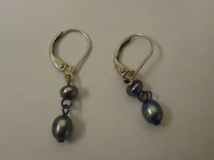 Designer Fashion Earrings Drop/Dangle Metal Female Adult Silver/Greens -- Used